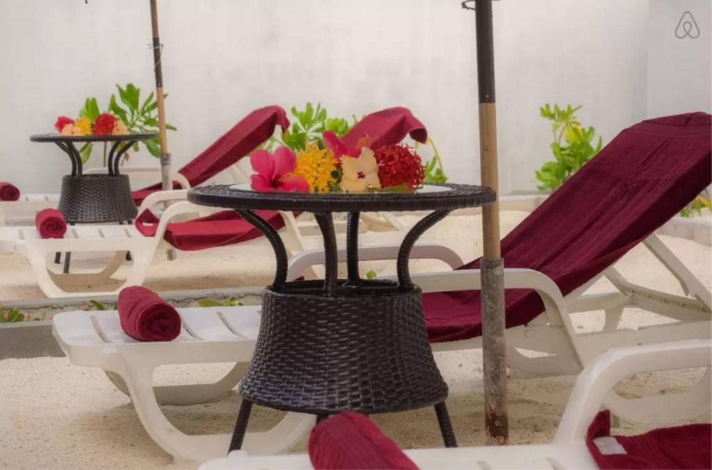 Local Island Inn Hangnaameedhoo Екстериор снимка