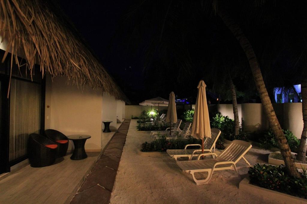 Local Island Inn Hangnaameedhoo Екстериор снимка