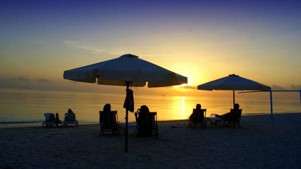 Local Island Inn Hangnaameedhoo Екстериор снимка