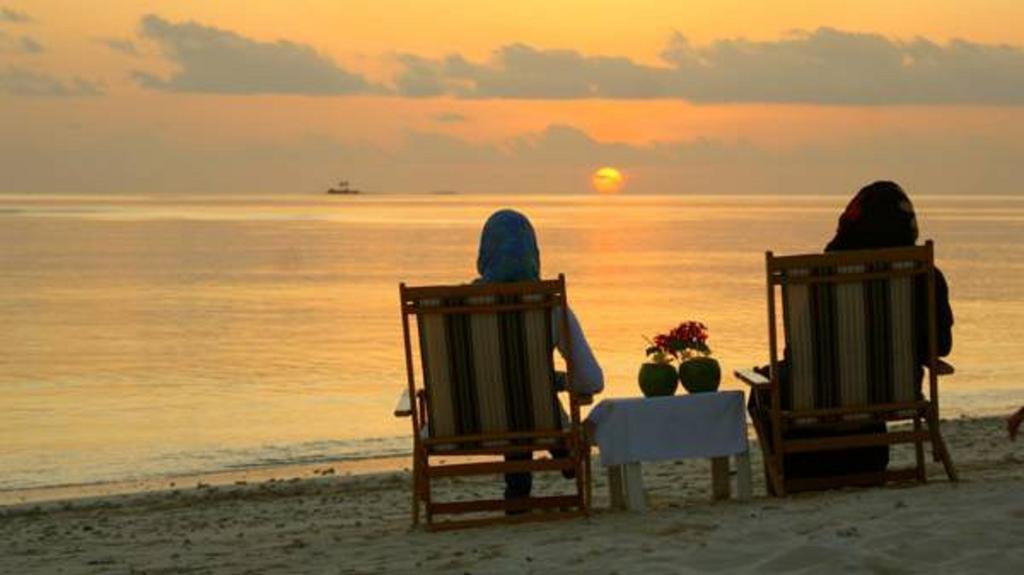Local Island Inn Hangnaameedhoo Екстериор снимка