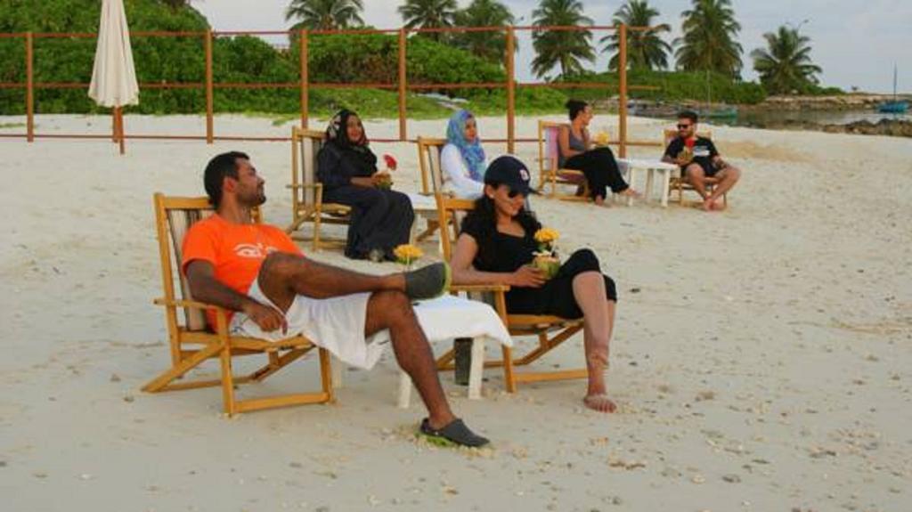 Local Island Inn Hangnaameedhoo Екстериор снимка