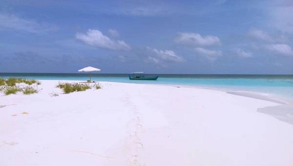 Local Island Inn Hangnaameedhoo Екстериор снимка