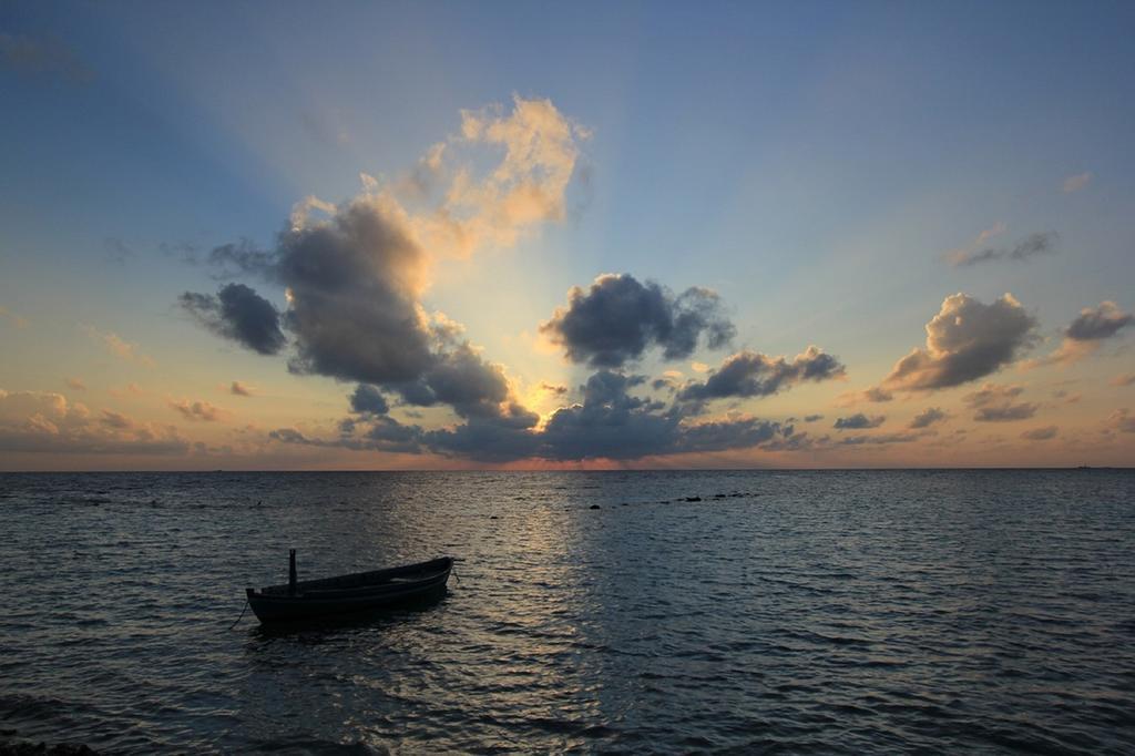 Local Island Inn Hangnaameedhoo Екстериор снимка