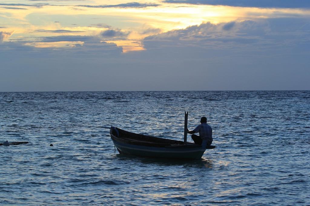 Local Island Inn Hangnaameedhoo Екстериор снимка