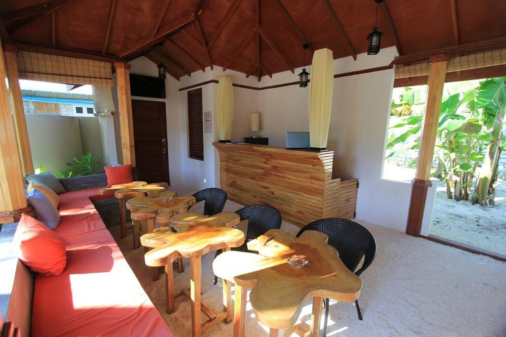 Local Island Inn Hangnaameedhoo Екстериор снимка