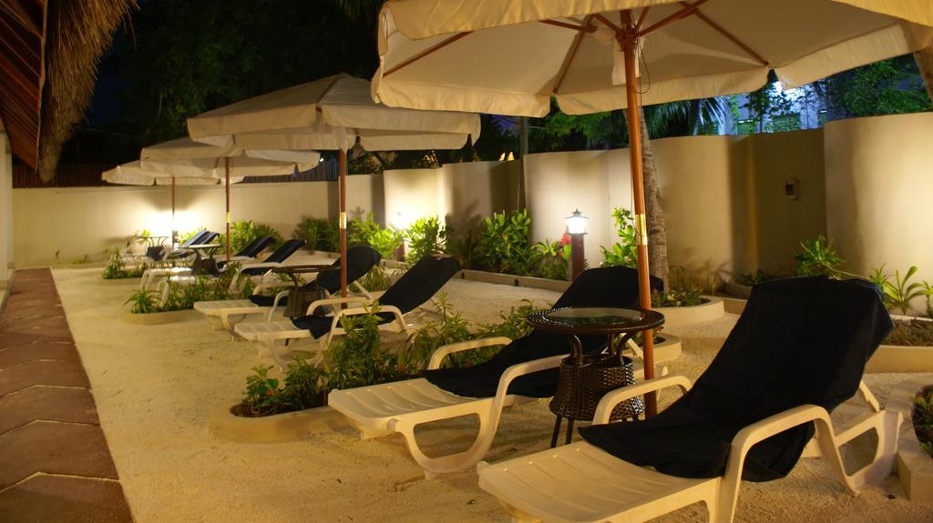 Local Island Inn Hangnaameedhoo Екстериор снимка